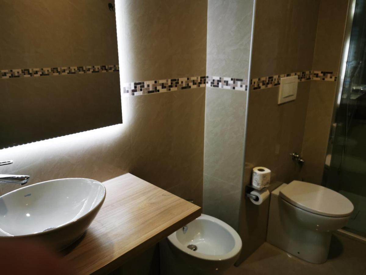 New Alexander Hotel Genoa Bagian luar foto