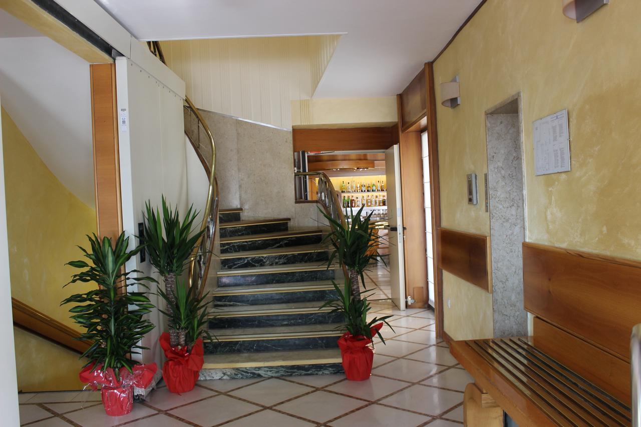 New Alexander Hotel Genoa Bagian luar foto
