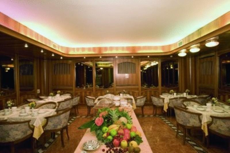 New Alexander Hotel Genoa Bagian luar foto
